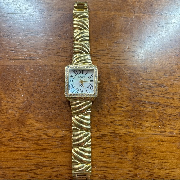 HW24IMAN Gold Tone Rhinestone Women's Fasion Statement Dress Watch Face NEW BATT - Picture 4 of 9